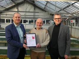 © RKW Hessen Übergabe des RKW-Gütesiegel Arbeitgeberattraktivität an Biebertaler Blutegelzucht
